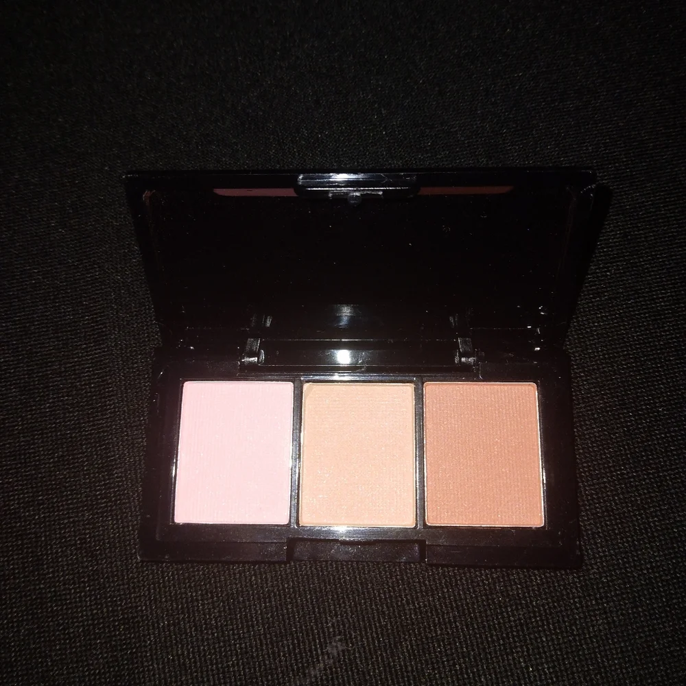 Trifle Cosmetics Raspberry Riple Blush Palette - Picture 3 of 3